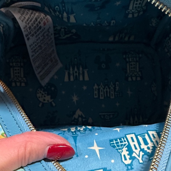 Lounge-fly Disney play in the parks backpack and ears NWOT - Picture 5 of 9